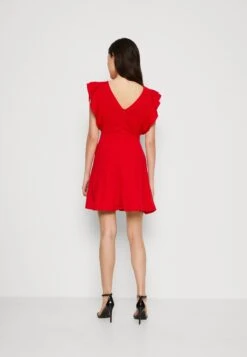 Wal G Lucia V Neck Frill Sleeve Skater Dress - Cocktailjurk - Red -Wal G 083596e0d34045eabfc77d48345a7bbb