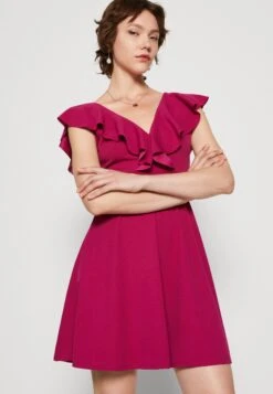 Wal G Micky Ruffle Skater - Cocktailjurk - Raspberry -Wal G 0b0f3722bfd04e6da2885422d9824348