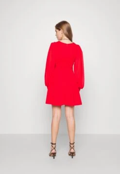 Kat Sleeve Dress - Cocktailjurk - Red -Wal G 136b6b41000243ef91a43514cf301391
