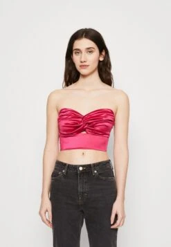 Wal G Razz Knot Crop - Top - Fuchsia
