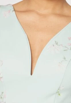 Wal G Wedding - Lila V Neck Print Skater - Cocktailjurk - Hellgrün, Mehrfarbig -Wal G 221617d3909147df83c82780f351e871