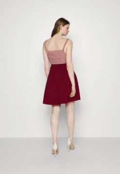 Wal G Zara Pleated Skater Skirt - A-Lijn Rok - Berry Wine 8 Wal G Zara Pleated Skater Skirt - A-Lijn Rok - Berry Wine -Wal G 229472d8bef2453d9d23a5691eaac66a