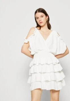 Wal G Cruise Collection Sanjila Ruffle Dress - Jurk - White -Wal G 318371ecfeed4d0bb9895024bdc52a0c