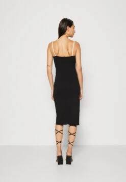 Wal G Lulu Contrast Midi - Jerseyjurk - Black/White -Wal G 3994f1330cc04d9f8d88e1c02381b16f