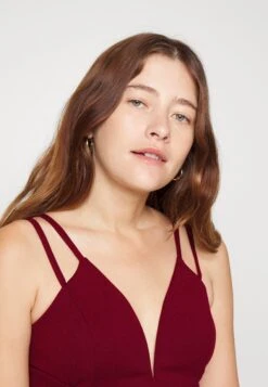 Milly Strap Skater - Cocktailjurk - Wine -Wal G 3d93350bc99641a1bf3cd25d42137fb6