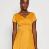 Wal G Wrap Dress - Jerseyjurk - Mango