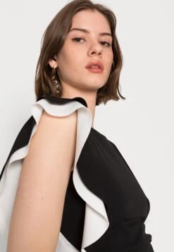 Wal G Kelly Ruffle Sleeve Midi Dress - Cocktailjurk - Black/White -Wal G 5b4ea8f856714e00802b7e1ecf0d4e1f