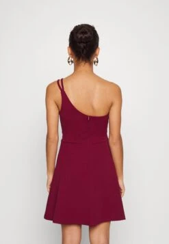 Relly Strap Skater - Cocktailjurk - Wine -Wal G 6a24e55f9a734368b5d5393b74eacffd