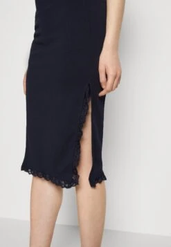 Wal G Kammi Midi Skirt - Kokerrok - Navy 11 Wal G Kammi Midi Skirt - Kokerrok - Navy -Wal G 7043d82beb3248fd817f476ef5f6a19d