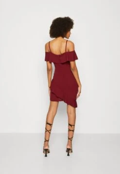Wal G Revra Strappy Frill Skater - Cocktailjurk - Berry Wine -Wal G 716be972da5b4156a1b8f6641b2a1c0a