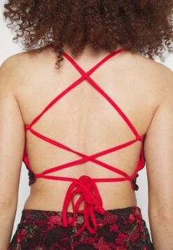 Wal G Peppy Floral Top - Blouse - Red/Black -Wal G 71765fb2d3ce4617972dec0e7ec225e1