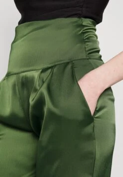 Wal G Peppa High Waisted Trouser - Broek - Dark Khaki -Wal G 797f82a3f6b14fddb6955bf9153a1320