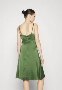 Wal G Dalia Cupped Midi - Jurk - Medow -Wal G 7a1617e3f436434282139c4ed745c7d9