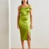 Wal G Peace Off Shoulder Midi - Cocktailjurk - Olive Green