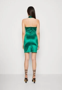 Wal G Alex Halter Mini - Cocktailjurk - Leaf Green -Wal G 7e88e65a6b6f425a8b170ff67b980c01