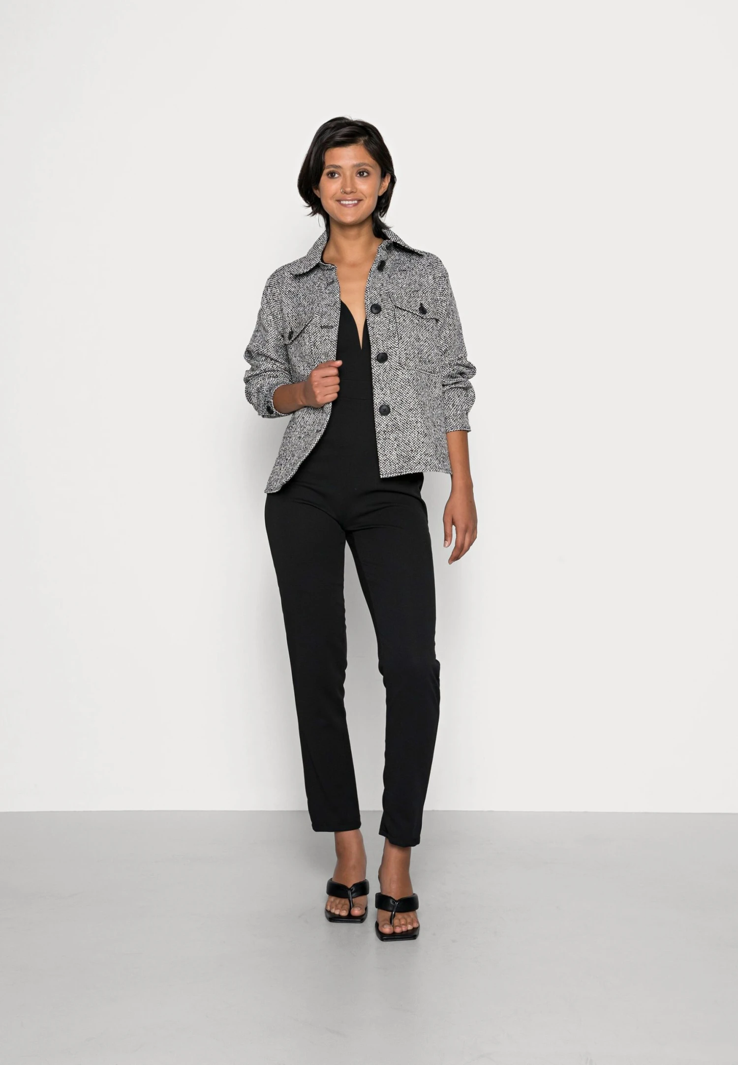 Wal G Nikita Cut Out - Jumpsuit - Black 2 Wal G Nikita Cut Out - Jumpsuit - Black - Afbeelding 2