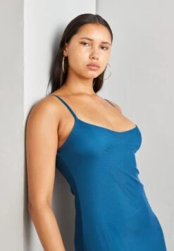 Wal G Sandy - Maxi-Jurk - Dark Teal Blue -Wal G 8cabaaf9a5064a30b65ede0e44dec51b