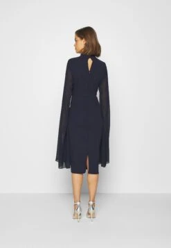 Wal G Cape Sleeve Dress - Cocktailjurk - Navy Blue -Wal G 9583139ed6d04f50800757bd304164be