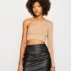Wal G Milly One Sleeve Crop - Longsleeve - Camel