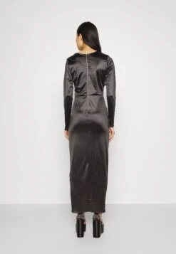 Wal G Reana Long Sleeve Midi - Cocktailjurk - Black -Wal G 9f02b126d1a04ef782f65b60b529cf5a