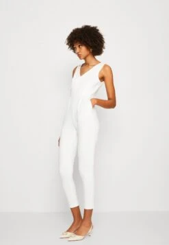 Wal G Toby V Neck - Jumpsuit - White -Wal G a4c30986c2224b7eb7dbbe84f4ff5b5d