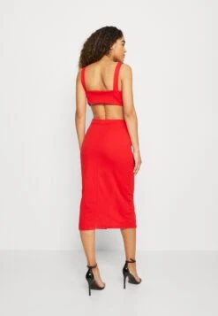 Wal G Brodie Cut Out Midi - Jerseyjurk - Red -Wal G c3d7cb50d95f4f4f89b3ae7a6524014f