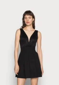 Wal G V Neck Skater - Cocktailjurk - Black
