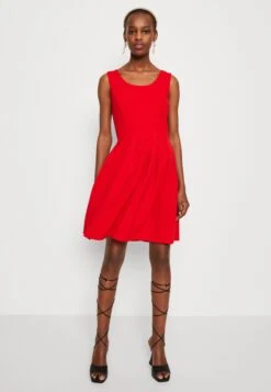 Wal G Valentines Holly Heart Cut Out Skater - Cocktailjurk - Red -Wal G dce0abc833464e8b9219b5dd50f2907f