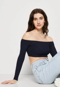 Wal G Hollie Off Shoulder Crop - Longsleeve - Navy -Wal G e04edce4b37e427192da6a2b0589f6d6