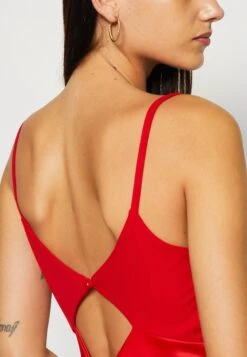 Wal G Moana Cut Out - Galajurk - Red -Wal G e0b6a45c6ac84763b80097cd2cbf4b6d