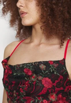 Wal G Peppy Floral Top - Blouse - Red/Black -Wal G e5139fa861574e178c561f4fa62a3352