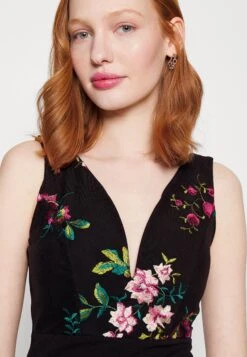 Wal G Embroidered V Neck Rose Midi - Cocktailjurk - Black Floral -Wal G eca3eb6044384bd695f4a624a7362f06