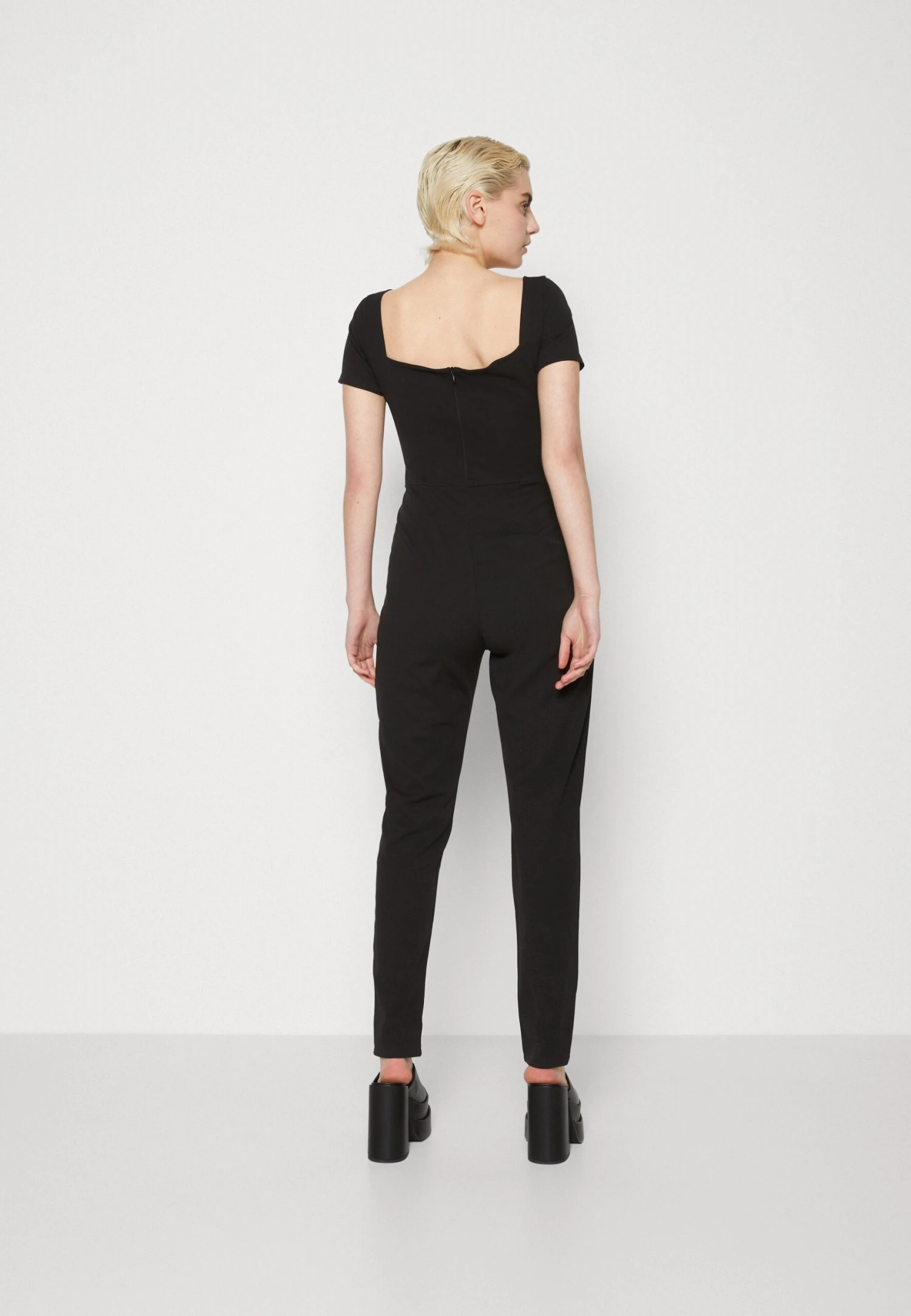 Wal G Sarb Cut Out- Jumpsuit - Black 3 Wal G Sarb Cut Out- Jumpsuit - Black - Afbeelding 3