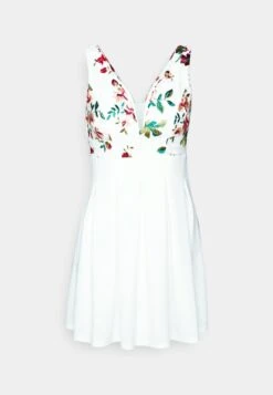 EmbroideredSkater - Jurk - White Floral -Wal G f15b749ffdf74fb495d862d0feda5911