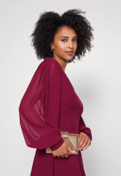 Kat Sleeve Dress - Cocktailjurk - Berry Wine -Wal G fbc0096ef33448ea8df01204cf69a0b8
