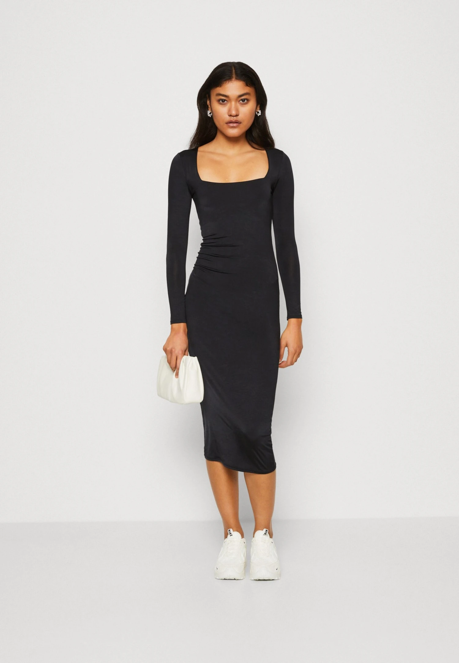 Wal G Mel Square Neck Midi - Cocktailjurk - Black 2 Wal G Mel Square Neck Midi - Cocktailjurk - Black - Afbeelding 2
