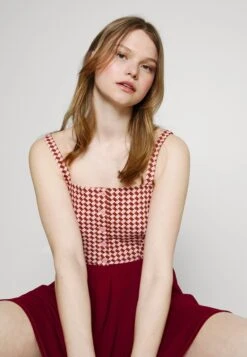 Wal G Zara Pleated Skater Skirt - A-Lijn Rok - Berry Wine 9 Wal G Zara Pleated Skater Skirt - A-Lijn Rok - Berry Wine -Wal G fcdcb8591e11492a9345b305c071a6e1